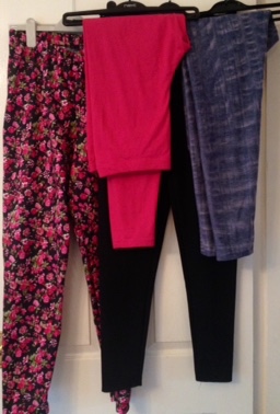 I LOVE leggings!  Before I learnt to make them I had 1 pair of black RTW ones...now thanks to Sewing Cake I have loads a leggings!