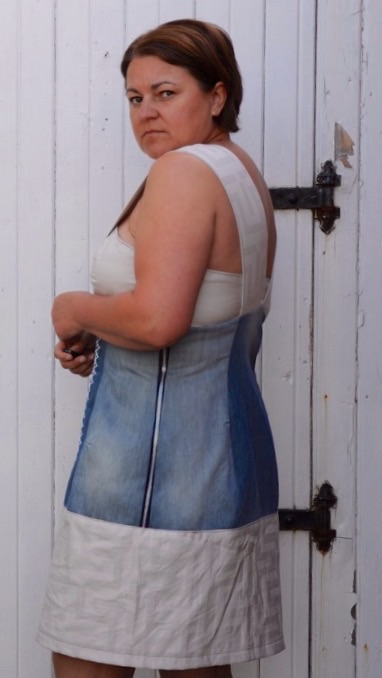 Before it became a 'real'dress this zip was just added as it was the right length and would hold it all together for fitting. 