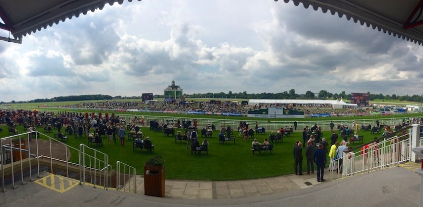 #peoplewatching #ladiesday 731