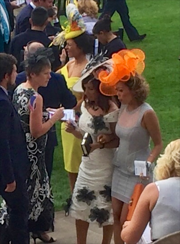 #peoplewatching #ladiesday 737