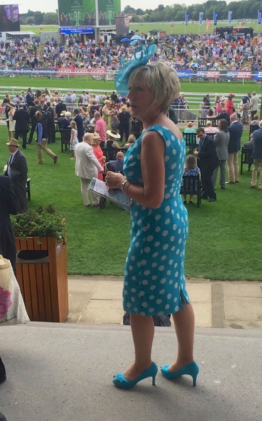 #peoplewatching #ladiesday 738