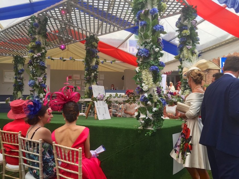 #peoplewatching #ladiesday 752