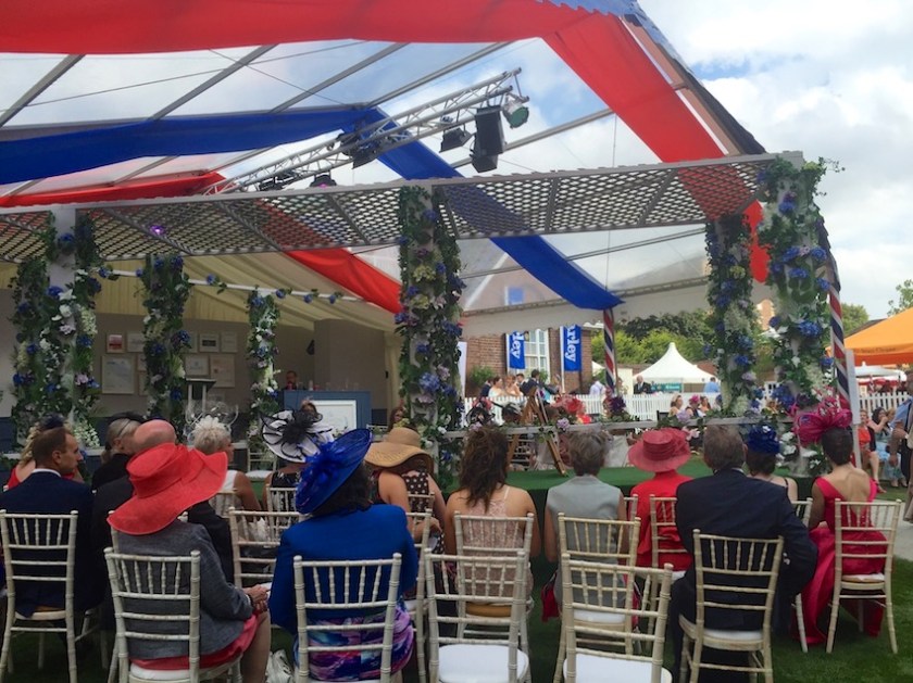 #peoplewatching #ladiesday 754