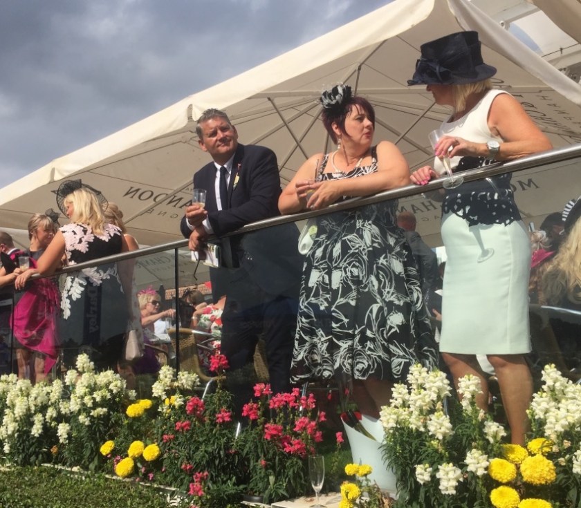 #peoplewatching #ladiesday 758