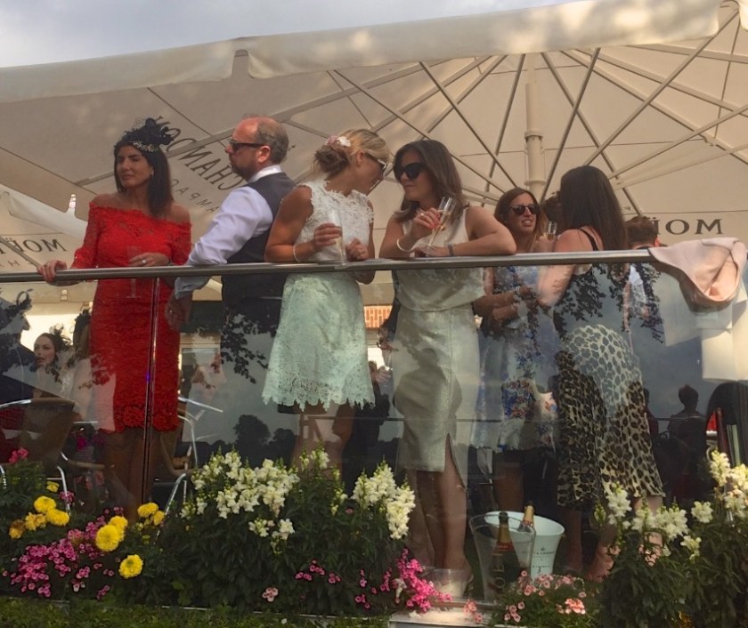 #peoplewatching #ladiesday 760