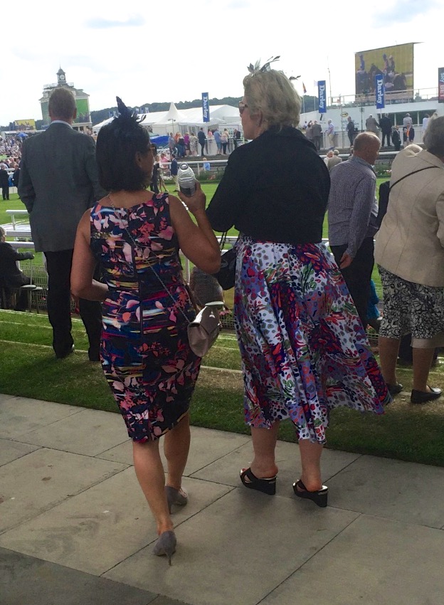 #peoplewatching #ladiesday 763