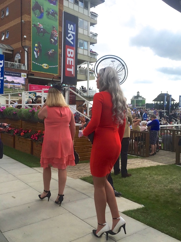 #peoplewatching #ladiesday 765